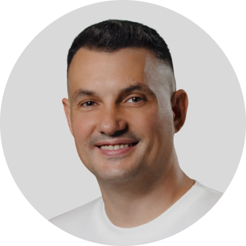 Дмитрий Новиков